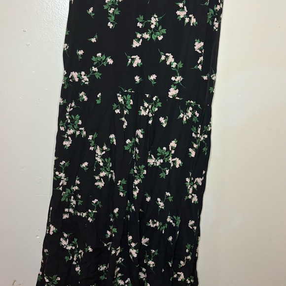 Floral Black Dress with Green and White Accents - Picture 4 of 8